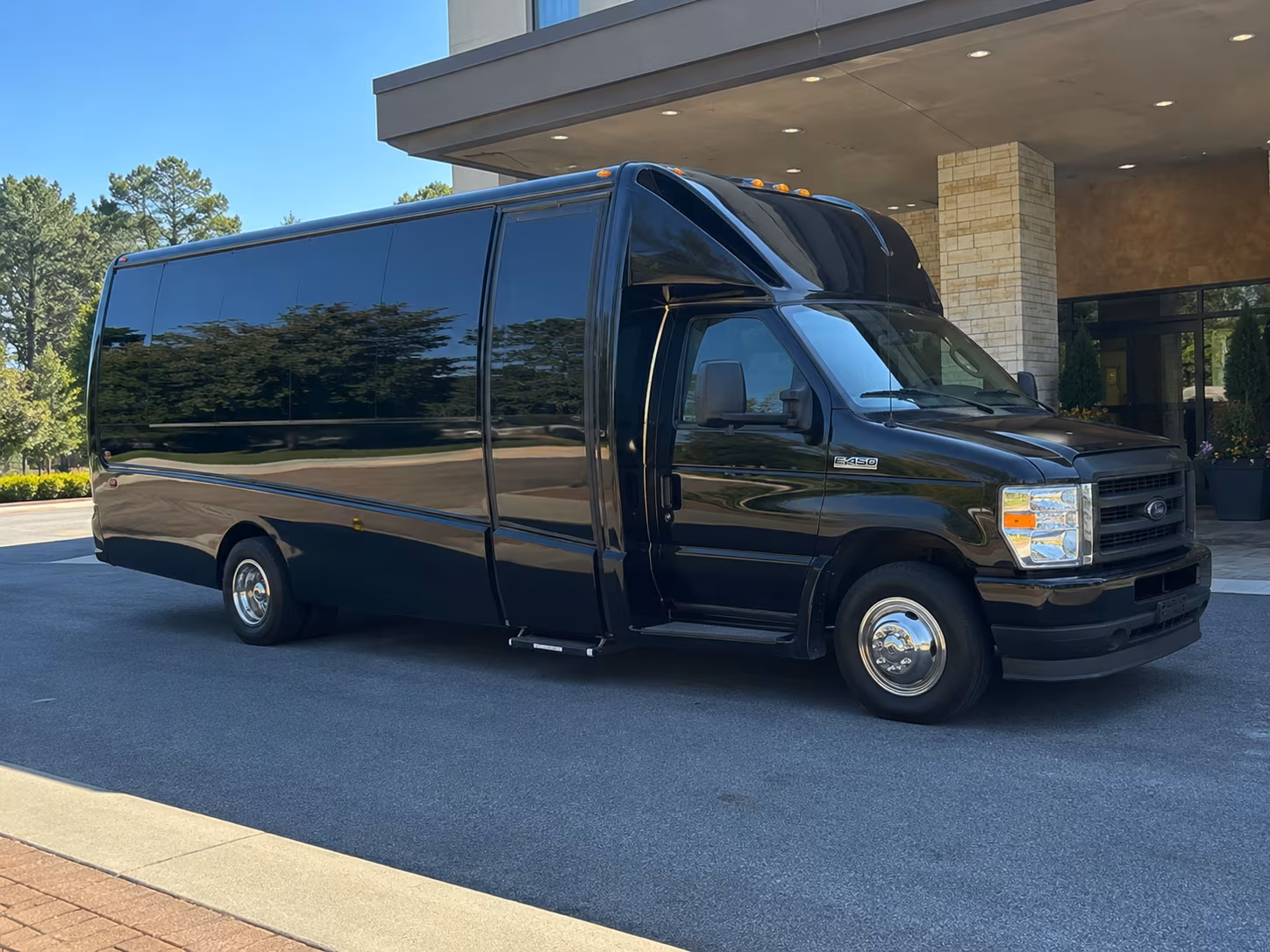 arrange transportation for your next airport transfer 3