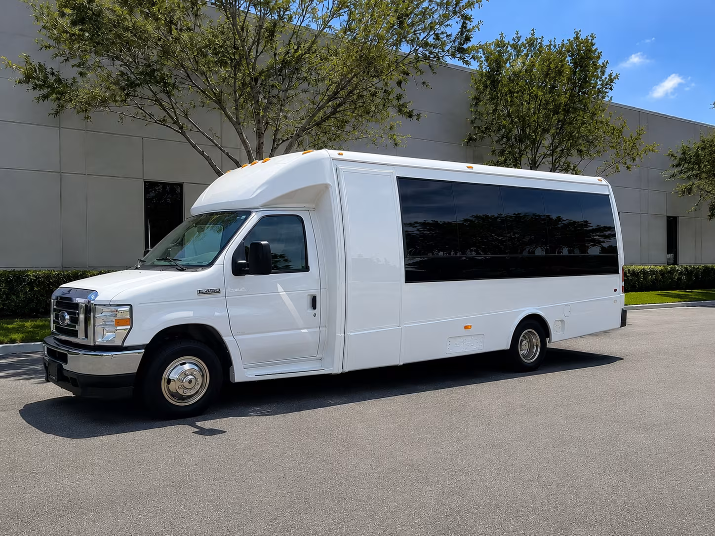 arrange transportation for your next wedding 3