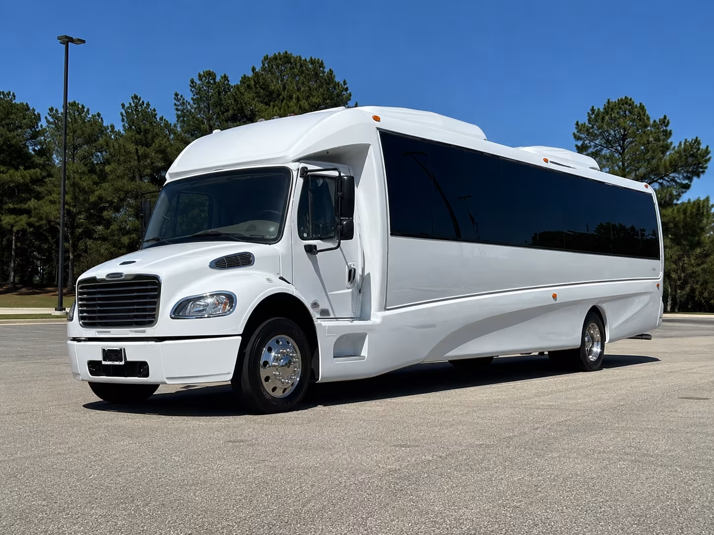 bachelorette party buses for a night out in uptown minneapolis
