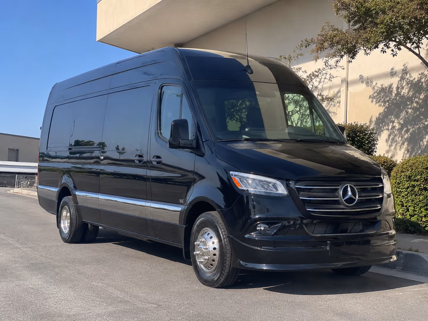 bus rental options for minneapolis trips