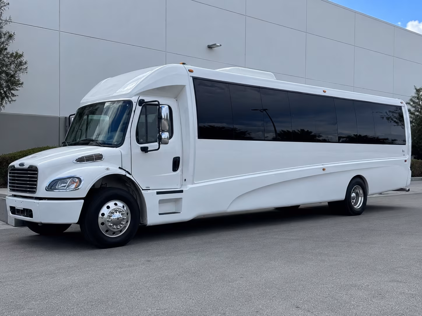 minneapolis prom party bus rental