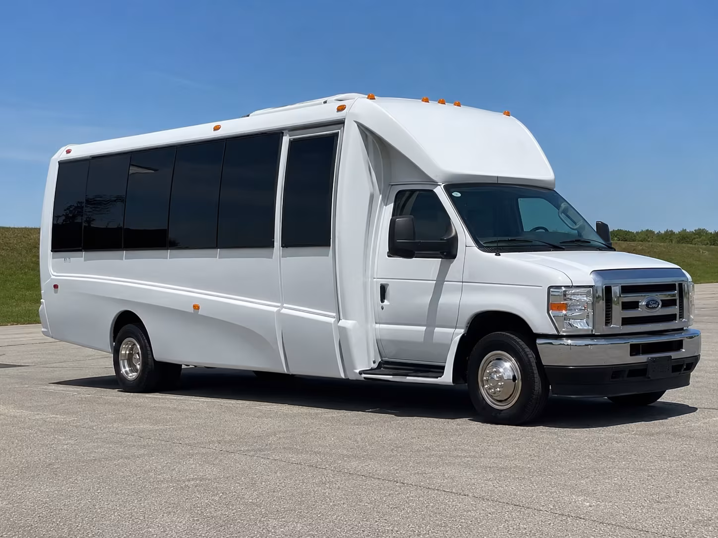 minneapolis quinceanera sweet 16 party bus rental