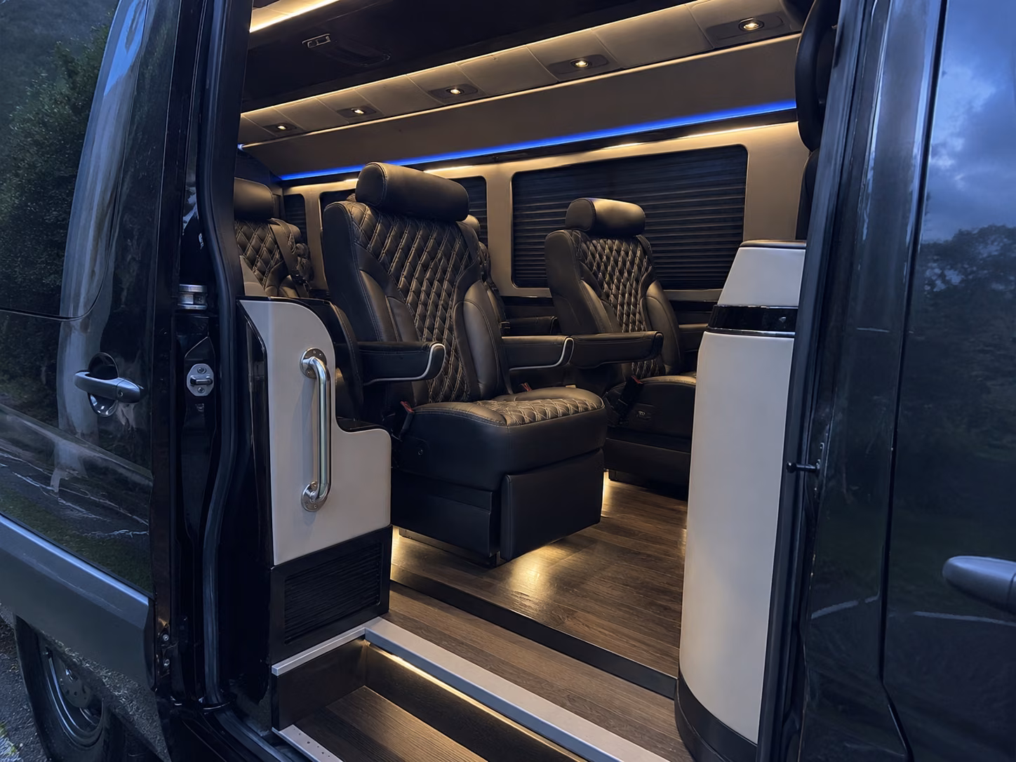 sprinter vans and limos for minneapolis prom couples and small groups